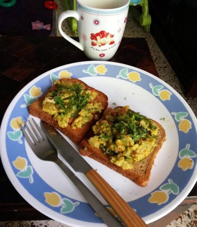 Paneer akuri with butter toasted pav
